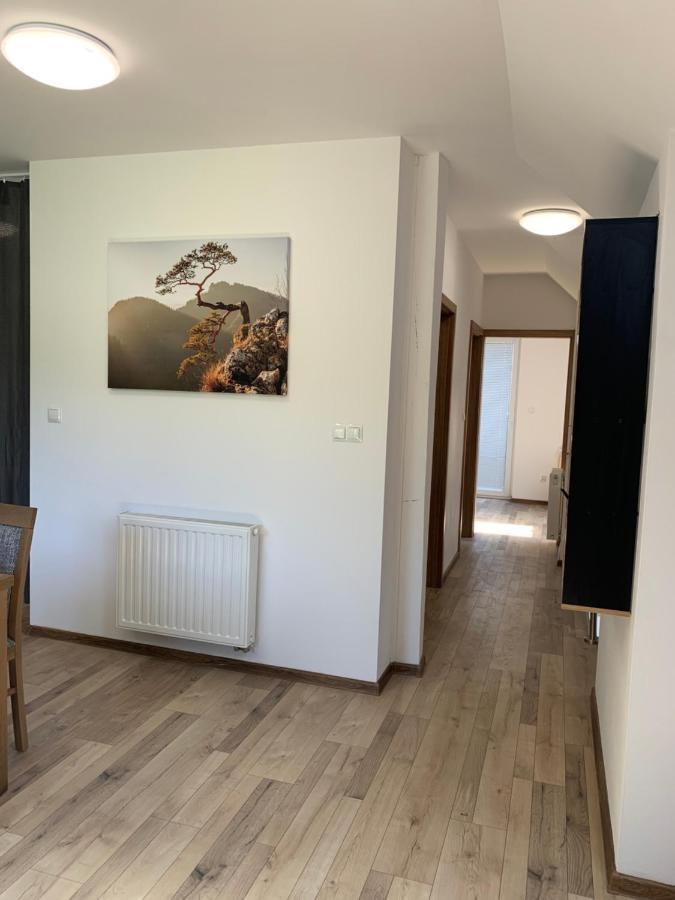 Cozy 2-Bedroom Vacation Apartment With Entire Top Floor Gaj  المظهر الخارجي الصورة