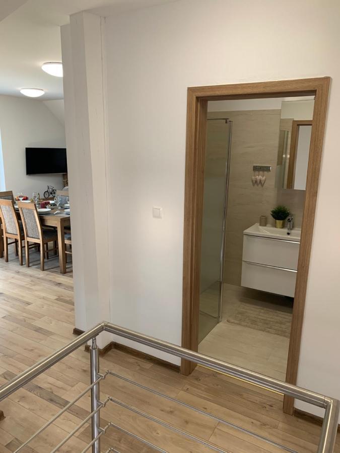 Cozy 2-Bedroom Vacation Apartment With Entire Top Floor Gaj  المظهر الخارجي الصورة